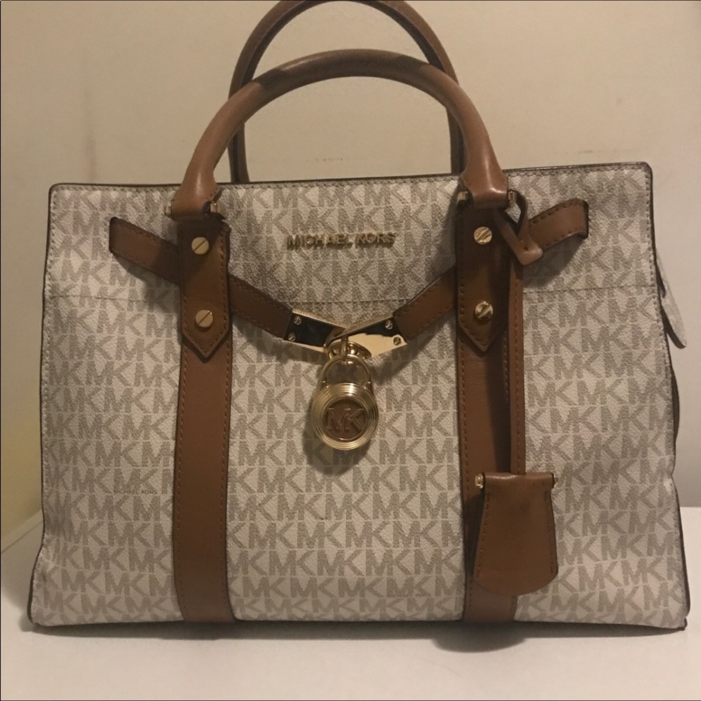 MICHAEL KORS- Med. Tote/Hand Bag. Practically NEW!